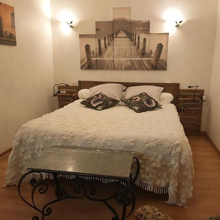 Meuble 3 Etoiles Dans Un Petit Village Du Gers Villecomtal-Sur-Arros المظهر الخارجي الصورة