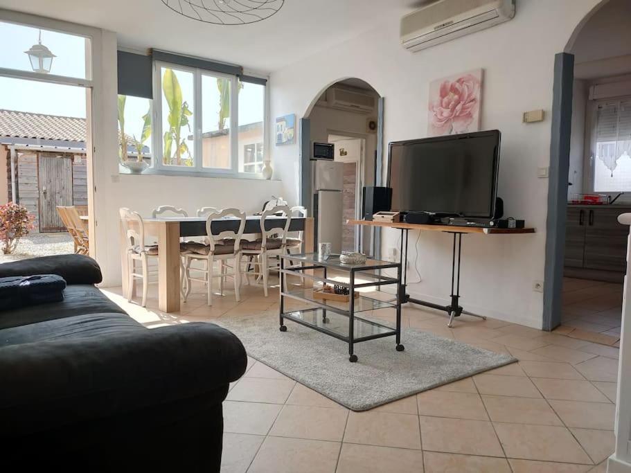 Meuble 3 Etoiles Dans Un Petit Village Du Gers Villecomtal-Sur-Arros المظهر الخارجي الصورة