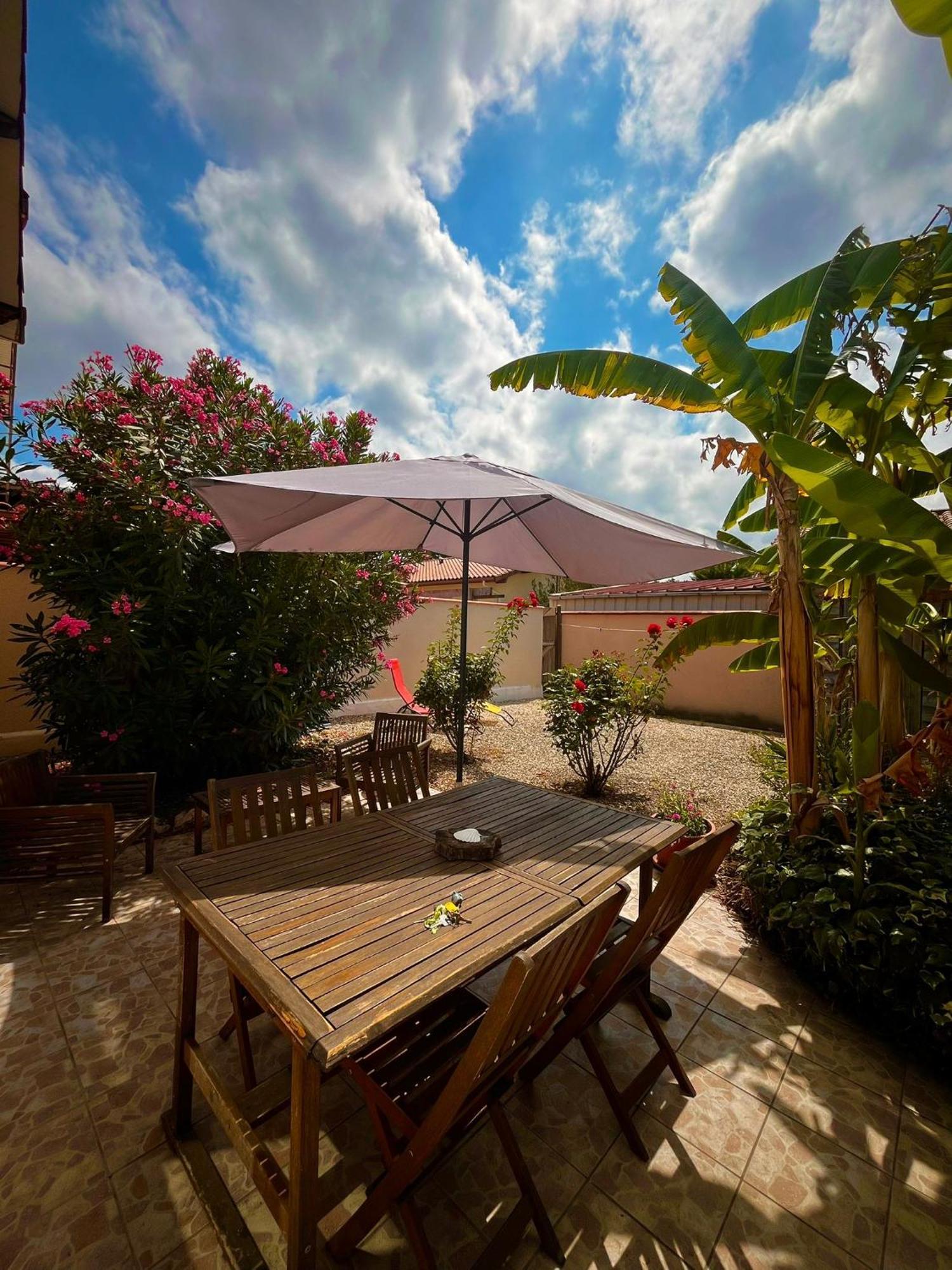 Meuble 3 Etoiles Dans Un Petit Village Du Gers Villecomtal-Sur-Arros المظهر الخارجي الصورة